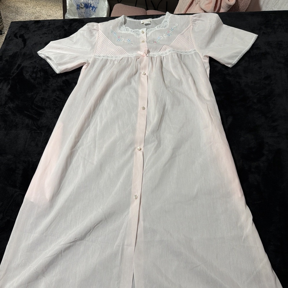 VTG Barbizon Nightgown Pink Lightweight Embroidered Cotton Cottagecore Sz S